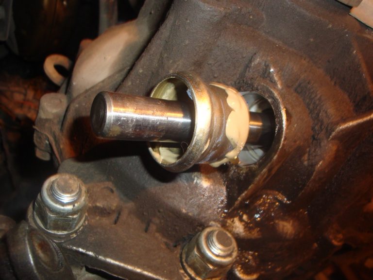 Как поменять сальник кулисы