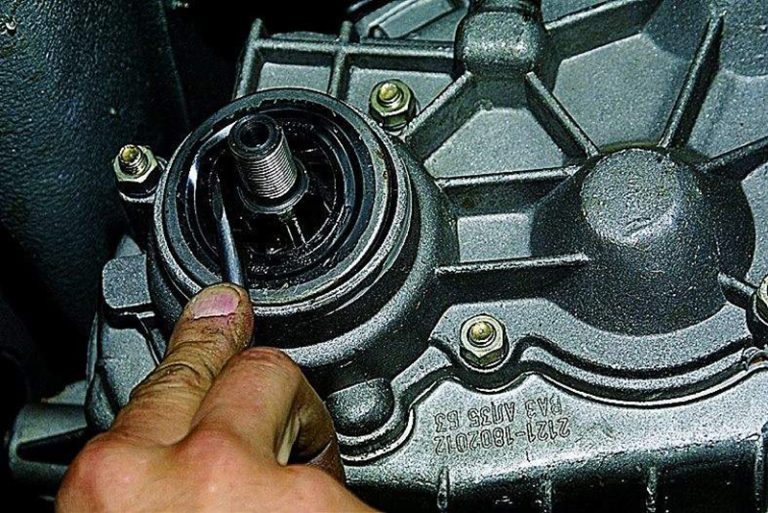 Как поменять сальник на раздатке